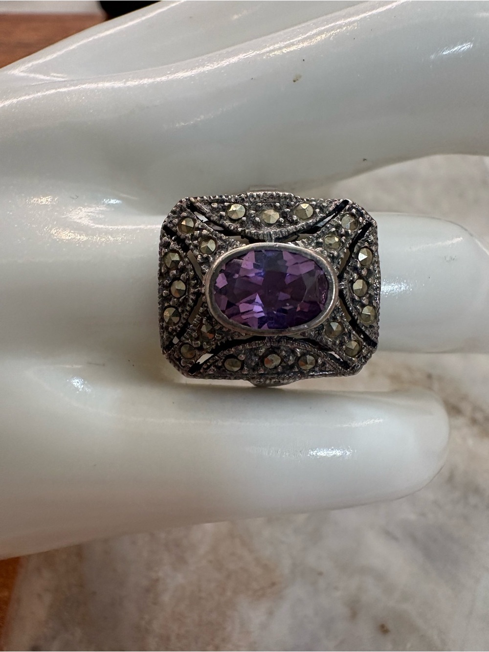 Vintage Sterling Silver Art Deco Cocktail Ring with Purple Stone - Size 6.75 - Picture 3 of 13